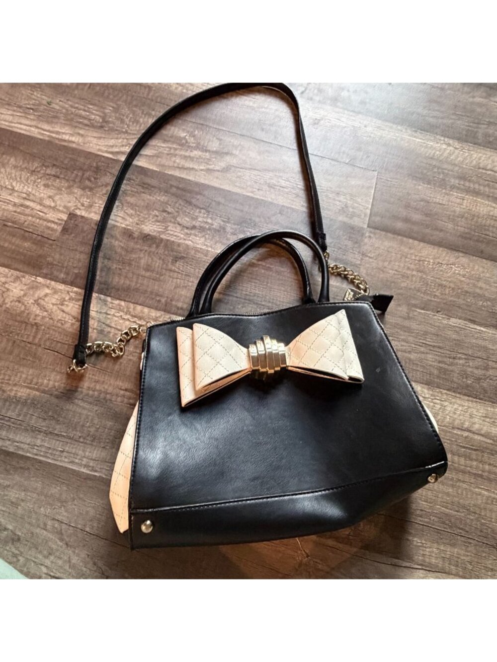 Betsey Johnson Black & Beige Bow Quilted Handbag With Chain Strap & Floral Linin